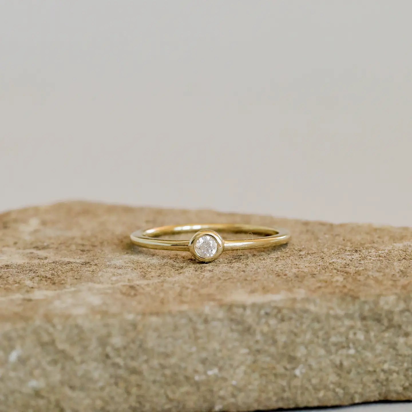 Simple Stud - Gold Ring