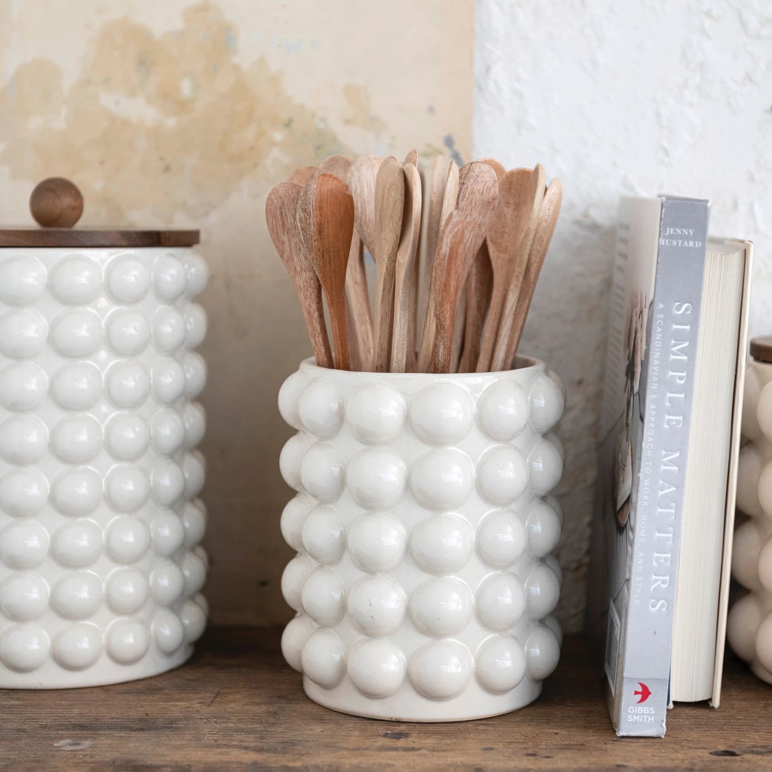 White Sand Bubble Canister – Fiori and Fern White Sand Bubble Canister – Fiori and Fern