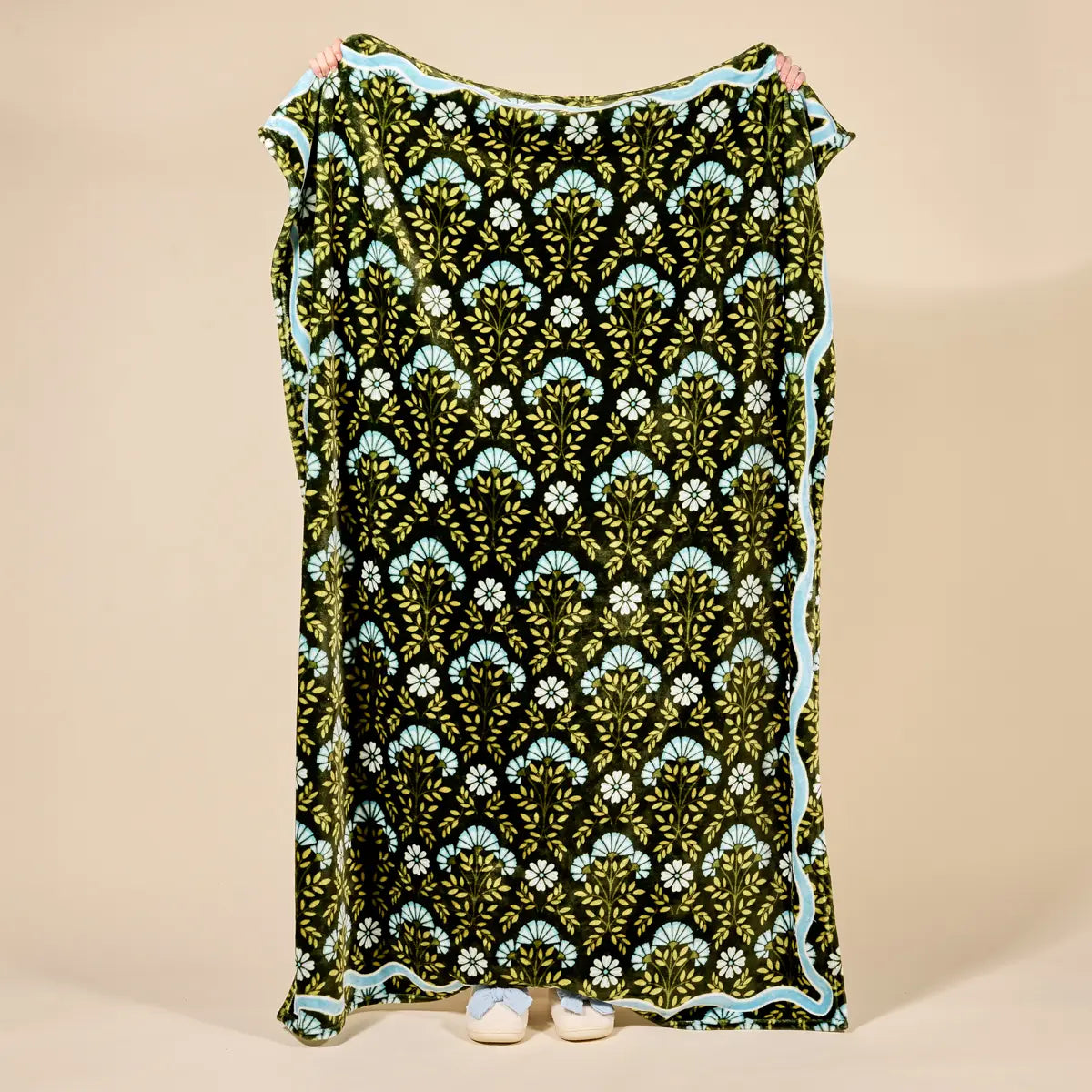 Snuggle Up Plush Blanket - Everbloom Forest Green