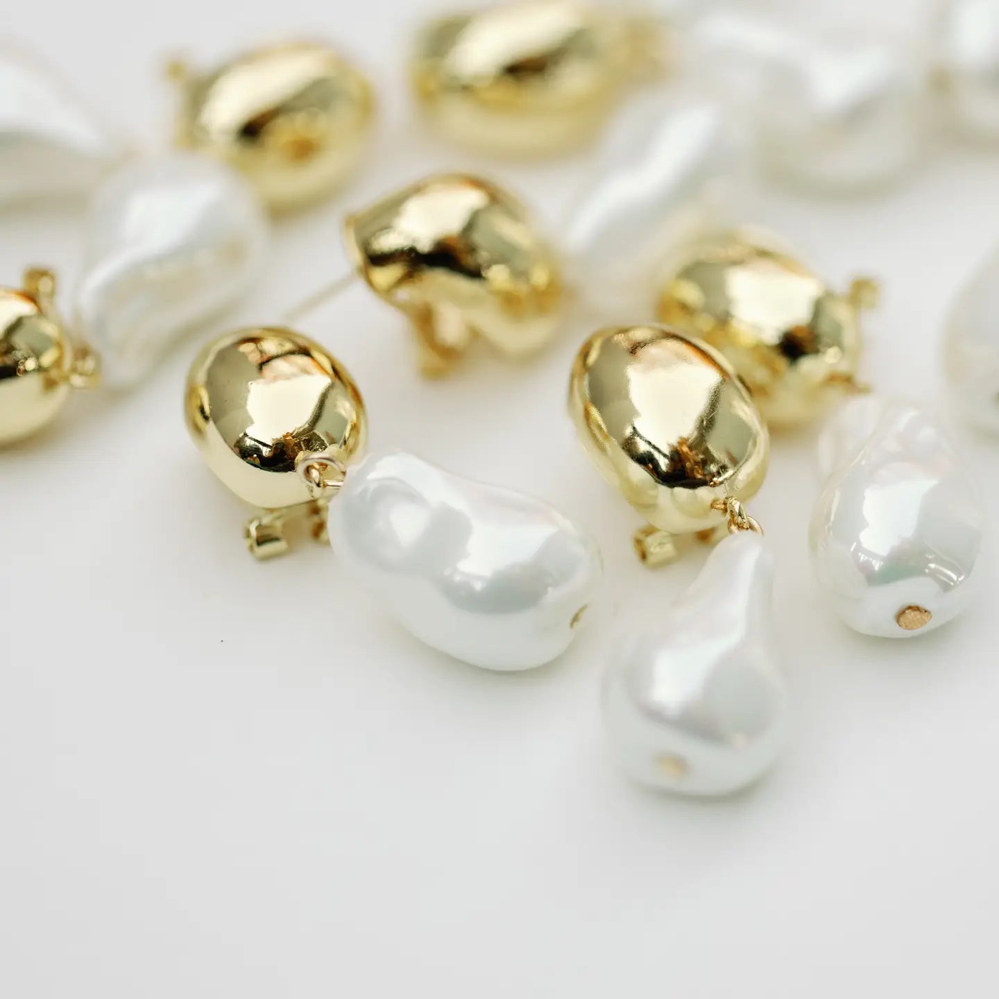 Vintage Chunky Gold & Peral Drop Earrings