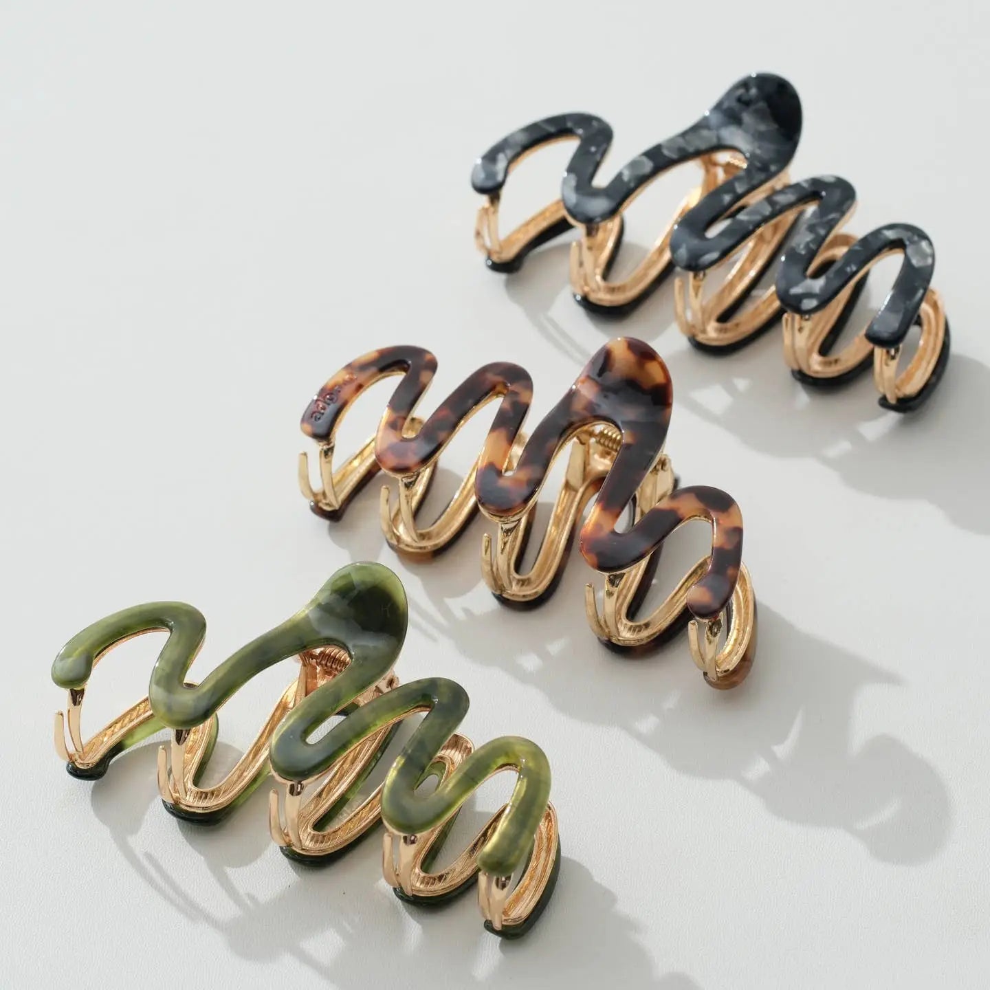 Willow Vintage Large Squiggle Metal Claw Clip