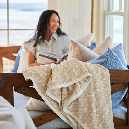 ChappyWrap Seashells Oak Blanket