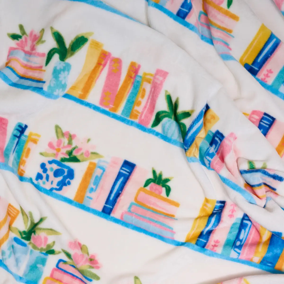Snuggle Up Plush Blanket – Book Shelfie