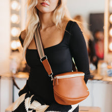 Load image into Gallery viewer, Sutton Crossbody Sling Bag: Black
