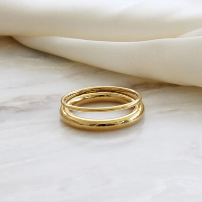 Gold Ring with 2 bands connected