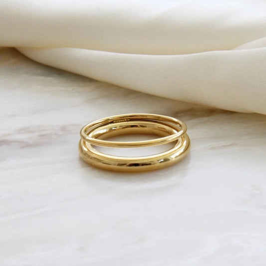 Gold Ring with 2 bands connected