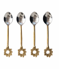 Load image into Gallery viewer, Wreath Coffee Spoons
