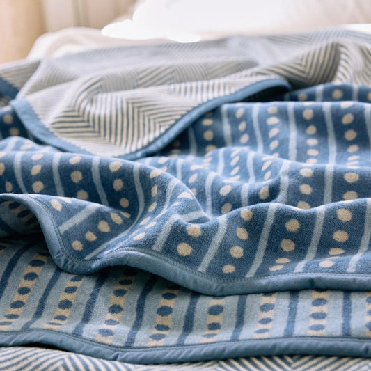 ChappyWrap Beach Pebble Cornflower Blanket