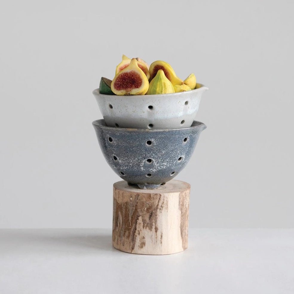 Round Stoneware Berry Bowl