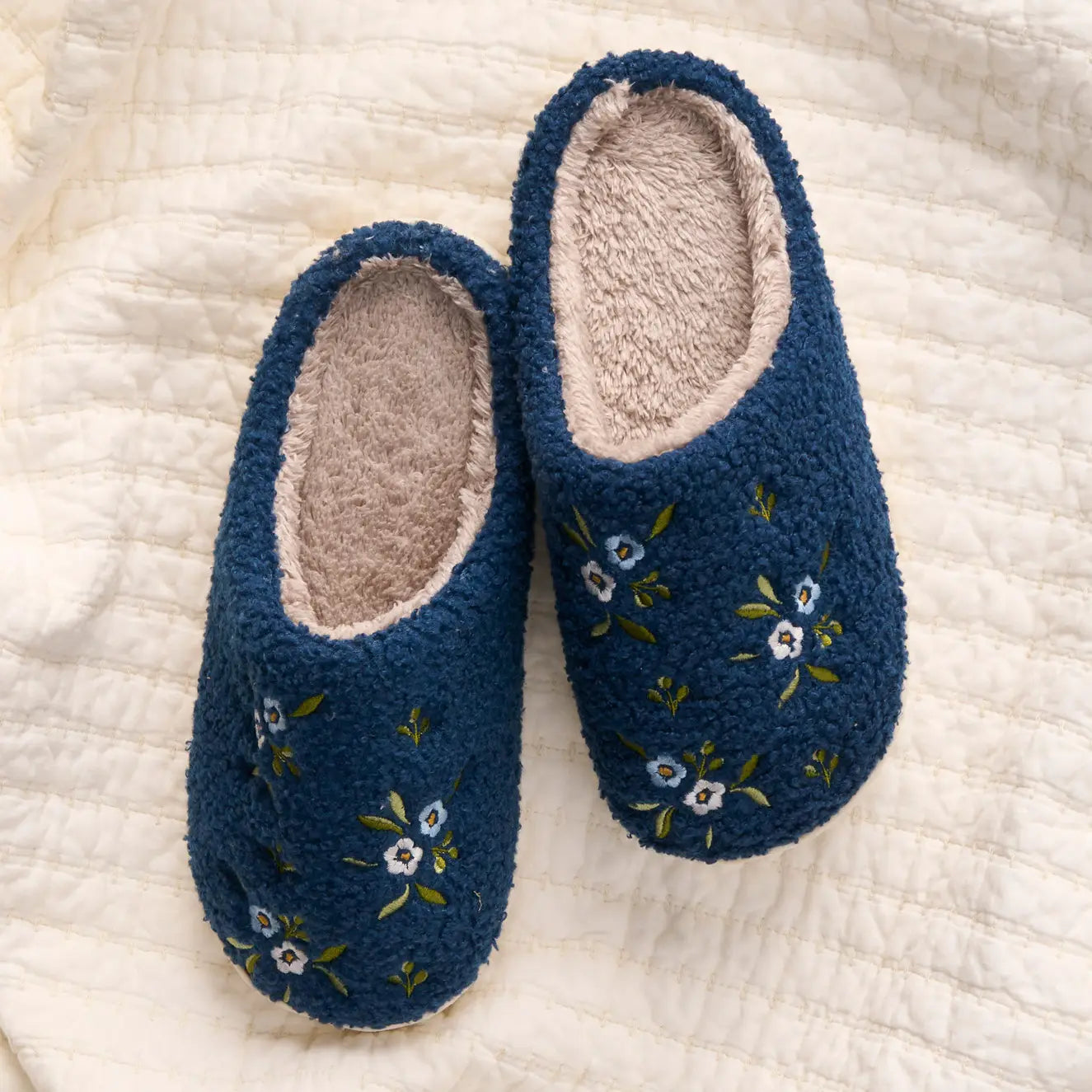 Fuzzy Slippers - Dainty Floral Navy
