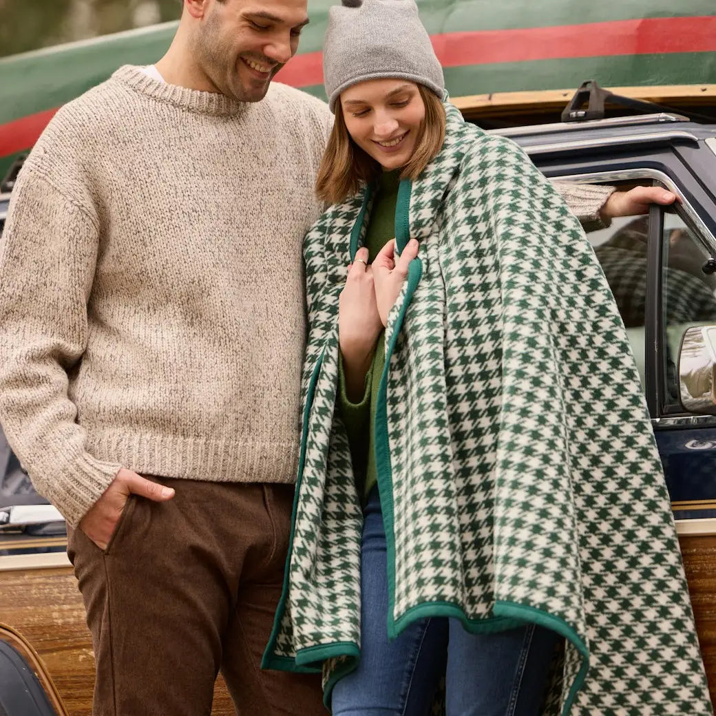 ChappyWrap Houndstooth Evergreen Blanket