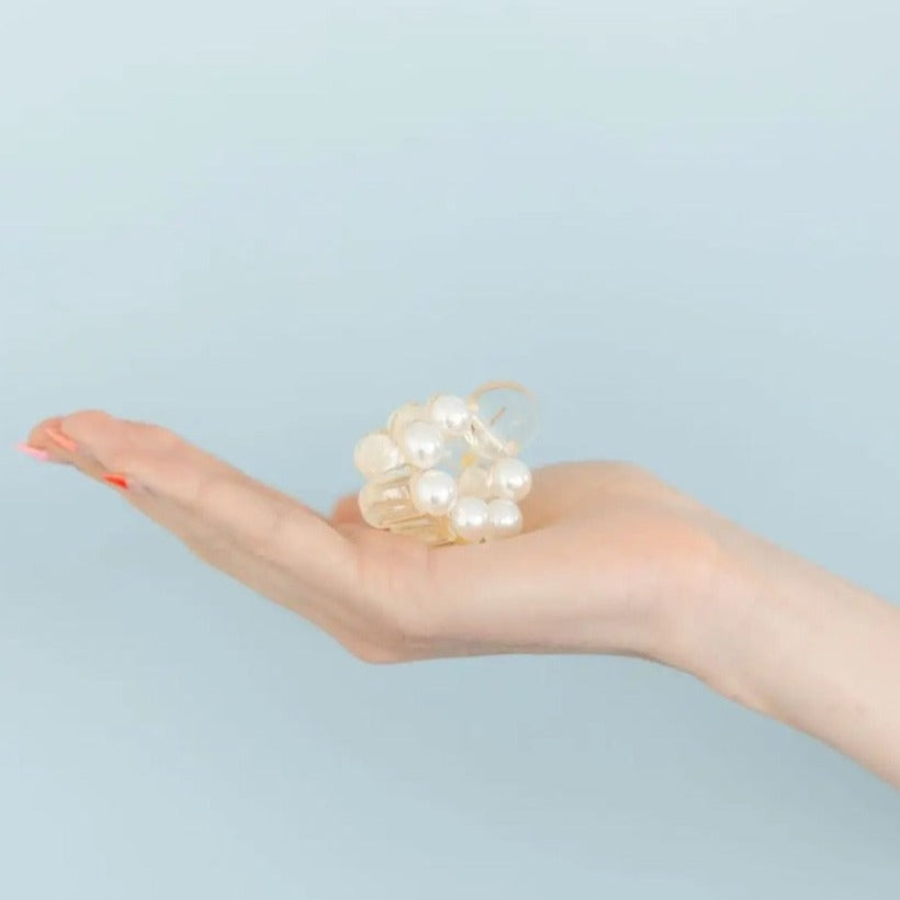 Meg Pearl Hair Claw