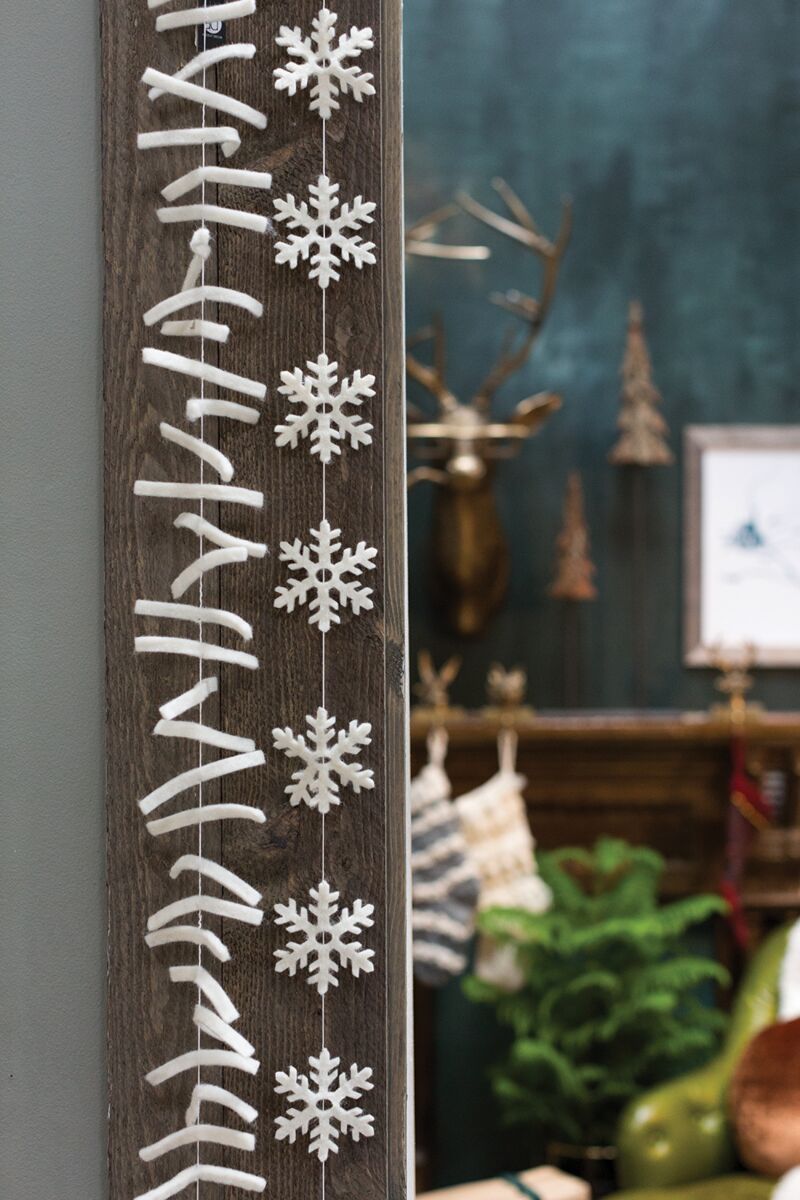 Snowy Felt Garland