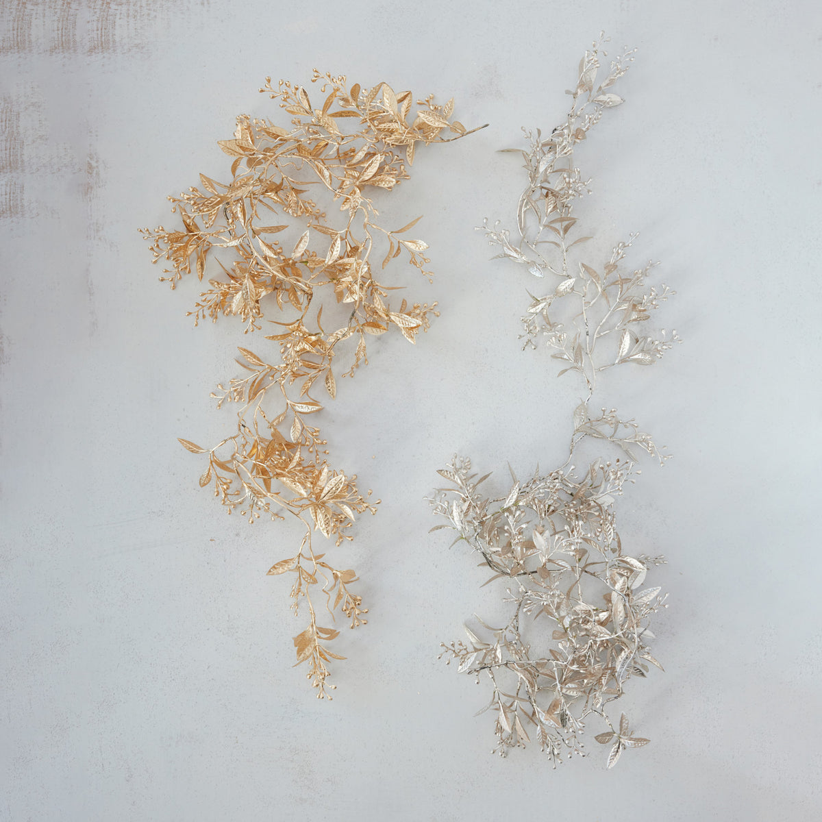 Shimmer Faux Leaves & Berries Garland