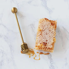 Load image into Gallery viewer, Metal honey Wand with honey comb
