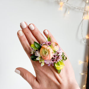 Personals // Corsages + Boutonnieres