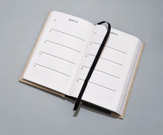 This One Line a Day Memory book features a rich oatmeal-colored, canvas cloth case; striking metallic page edges; and a ribbon page marker.