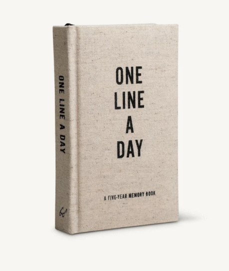  This One Line a Day Memory book features a rich oatmeal-colored, canvas cloth case; striking metallic page edges; and a ribbon page marker.