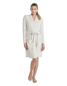 This Barefoot Dreams Heathered Silver/Pearl Ribbed Robe keeps you cozy and comfy