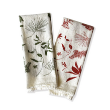 Load image into Gallery viewer, Boughs + Berries Napkins - Set of 4
